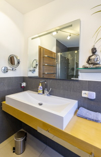 Badezimmer mir begehbarer Dusche Badezimmer mir begehbarer Dusche